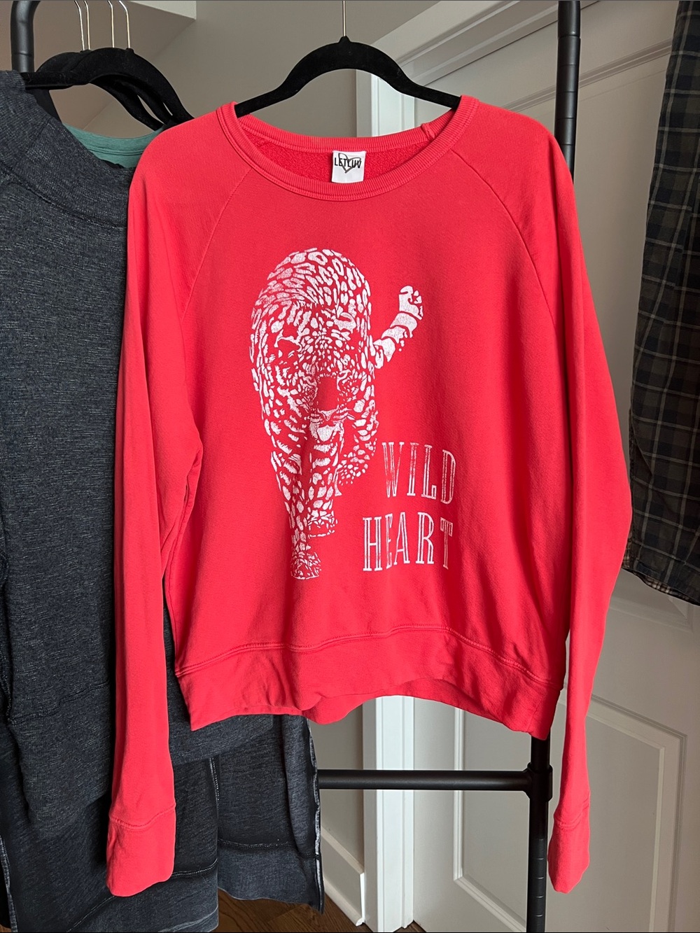 LETLUV Leopard Wild Heart 100% Cotton Oversized Raglan Sweatshirt size Medium
